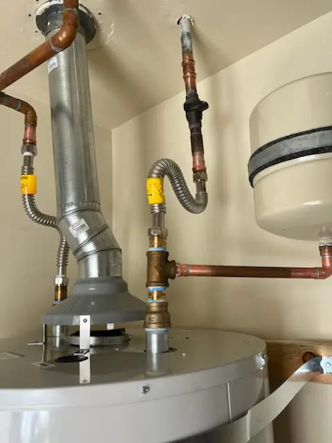 Water heater installation and plumbing repair in Lorena